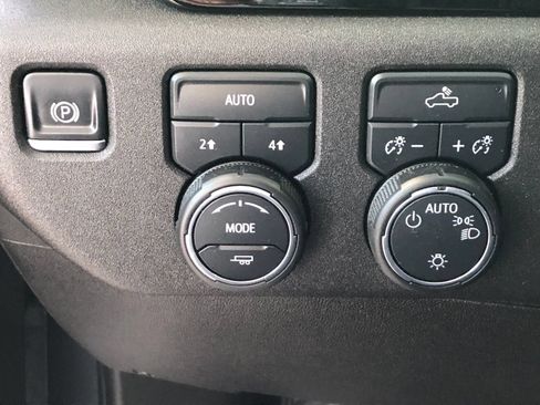 Used 2026 Chevrolet Silverado 1500 LT AWD/4WD image 32