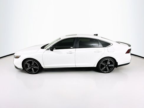 Used 2024 Honda Accord Sport image 4