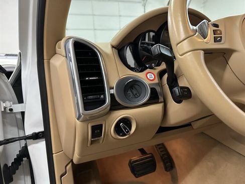 Used 2014 Porsche Cayenne AWD/4WD image 28