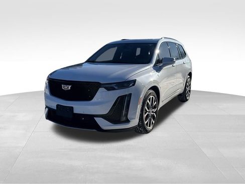 Used 2024 Cadillac XT6 Sport w/ Technology Package image 2