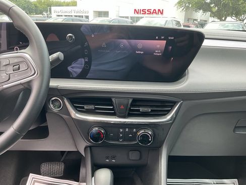 Used 2025 Buick Encore GX Preferred FWD image 27
