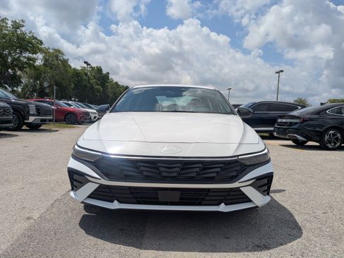 Used 2026 Hyundai Elantra SEL Sport FWD image 3