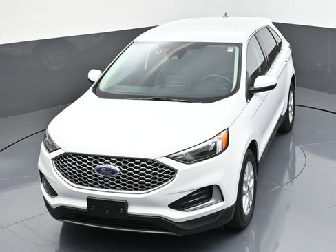 Used 2023 Ford Edge SEL image 39