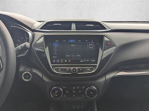 Used 2022 Chevrolet TrailBlazer RS w/ Convenience Package FWD image 11