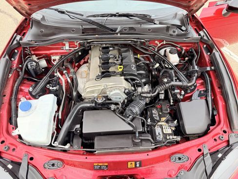 Used 2016 MAZDA MX-5 Miata Club RWD image 18