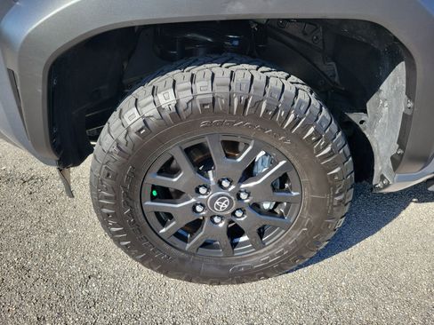 Used 2025 Toyota 4Runner SR5 image 17