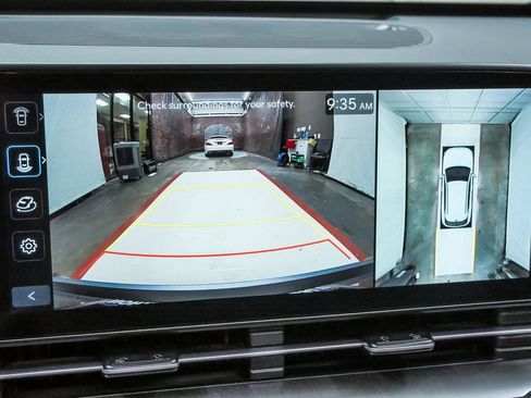 Certified 2024 Hyundai Kona Limited FWD image 24