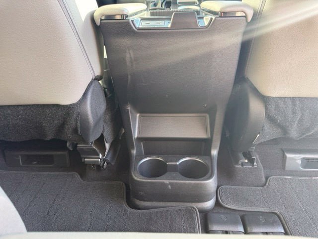 Used 2025 Toyota Sienna XLE FWD image 15