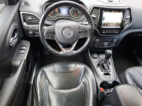 Used 2019 Jeep Cherokee Limited w/ Technology Group image 2