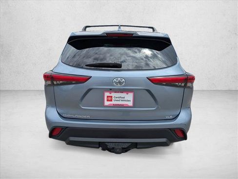 Used 2022 Toyota Highlander XLE FWD image 7