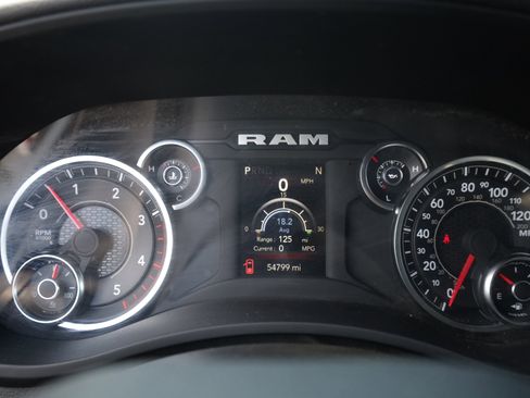 Used 2024 RAM 2500 Big Horn AWD/4WD image 11