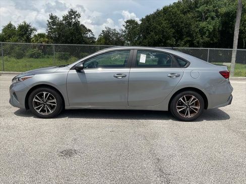 Used 2024 Kia Forte LXS FWD image 3