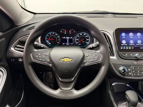 Used 2025 Chevrolet Malibu LT image 14