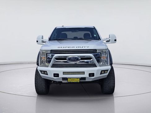 Used 2017 Ford F250 XLT AWD/4WD image 2
