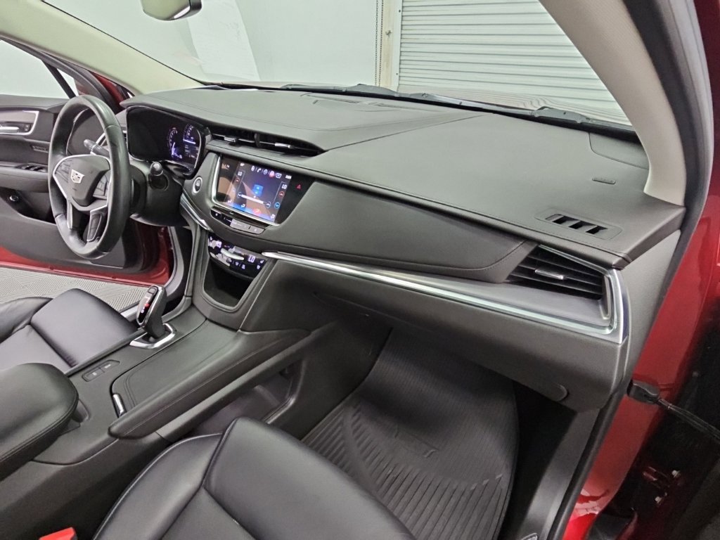 Used 2017 Cadillac XT5 Premium Luxury FWD image 40