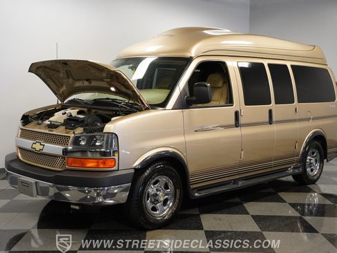 Used 2006 Chevrolet Express 1500 w/ Preferred Equipment Group image 31