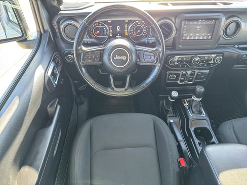 Used 2021 Jeep Gladiator Sport image 14