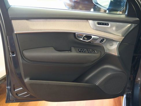 New 2025 Volvo XC90 B6 Ultra w/ Lounge Package image 4