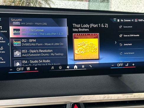 New 2026 BMW iX xDrive60 w/ Premium Package image 18