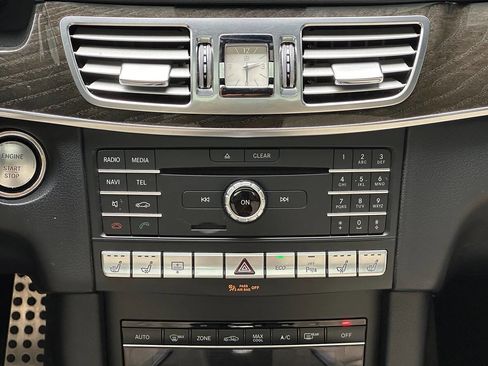 Used 2016 Mercedes-Benz E 400 Sedan image 32