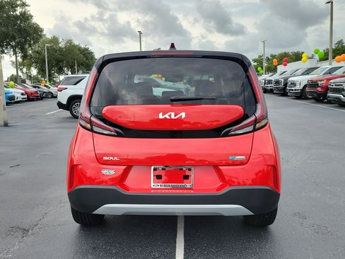 Used 2023 Kia Soul EX FWD image 8