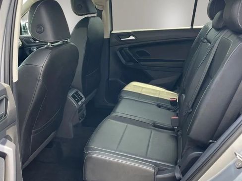 Used 2021 Volkswagen Tiguan SEL FWD image 9