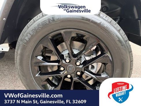 Used 2024 Jeep Wrangler Unlimited Sahara AWD/4WD image 30