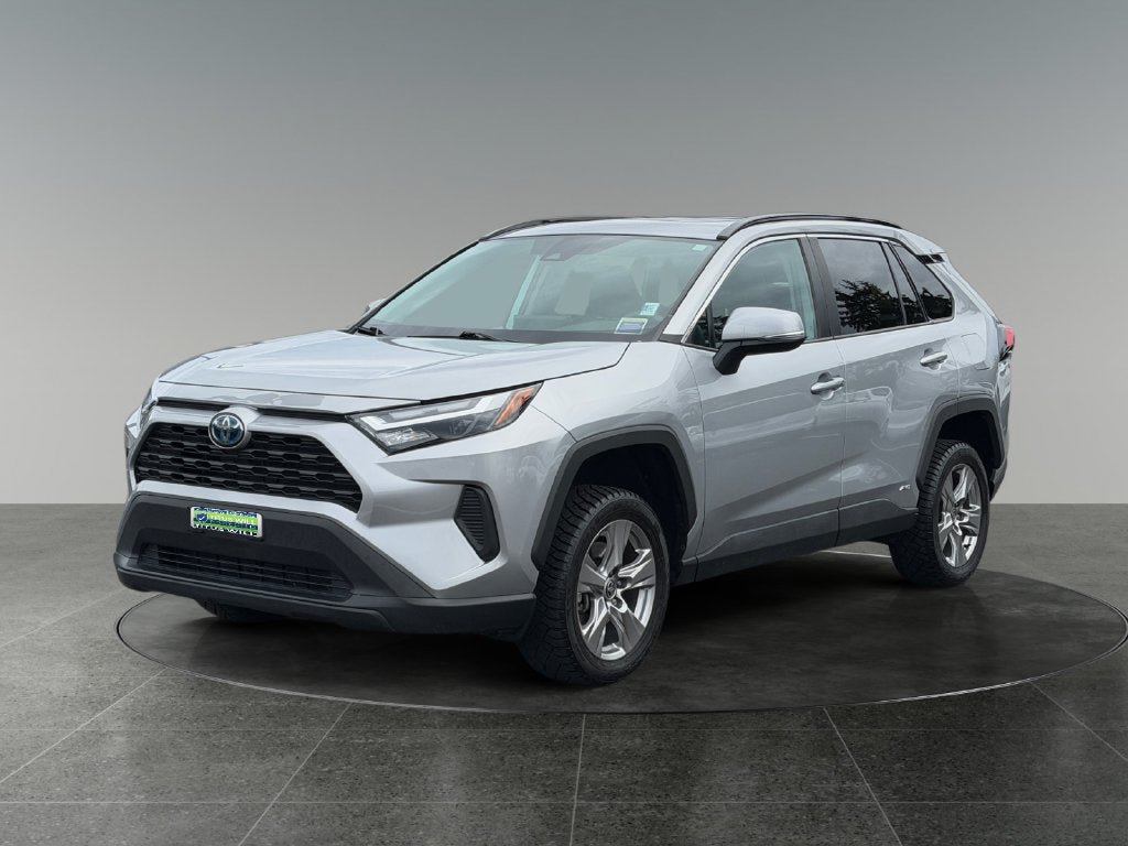 Used 2023 Toyota RAV4 XLE w/ Convenience Package AWD/4WD image 3