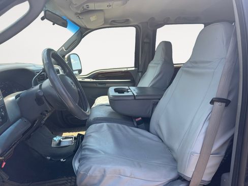 Used 2003 Ford F250 XLT AWD/4WD image 9