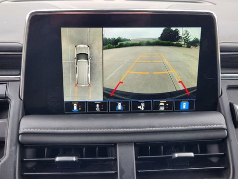 Used 2022 GMC Yukon SLT w/ SLT Premium Package RWD image 14