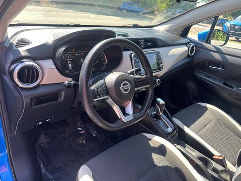 Used 2021 Nissan Versa SV FWD image 11