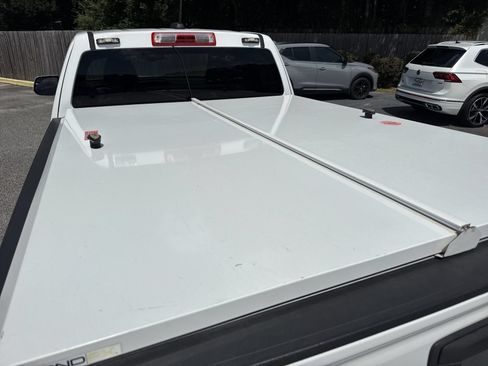 Used 2022 Chevrolet Colorado LT w/ Fleet Safety Package RWD image 11