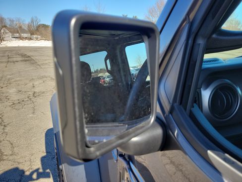 Used 2023 Jeep Wrangler Unlimited w/ Cold Weather Group image 10