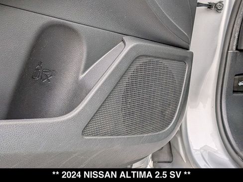 Used 2024 Nissan Altima 2.5 SV FWD image 25