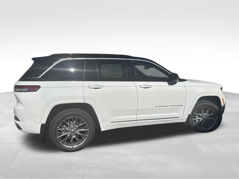 New 2025 Jeep Grand Cherokee Summit w/ Luxury Tech Group V image 7