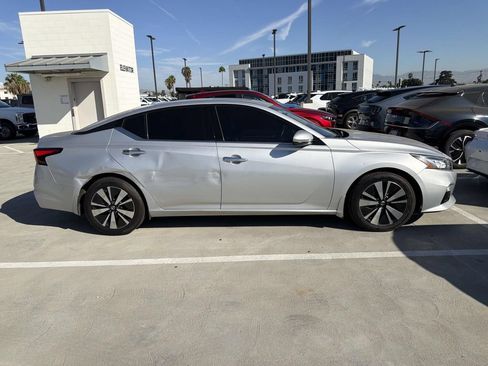 Used 2019 Nissan Altima 2.5 SV FWD image 19
