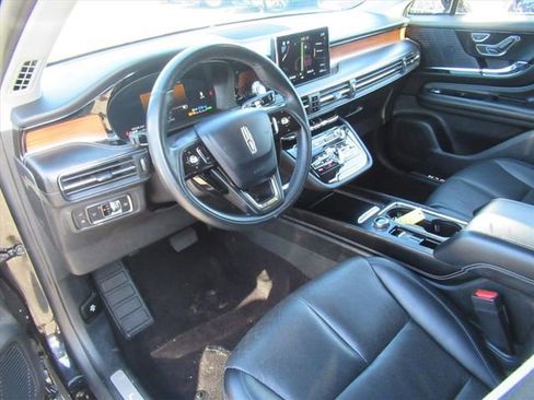 Used 2022 Lincoln Corsair Grand Touring w/ Towing Package AWD/4WD image 15