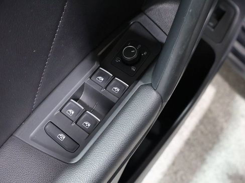 Used 2021 Volkswagen Tiguan SEL Premium R-Line image 16