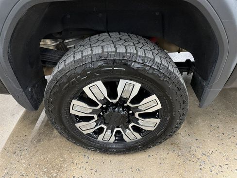 Used 2024 GMC Sierra 2500 Denali w/ Denali Reserve Package AWD/4WD image 18