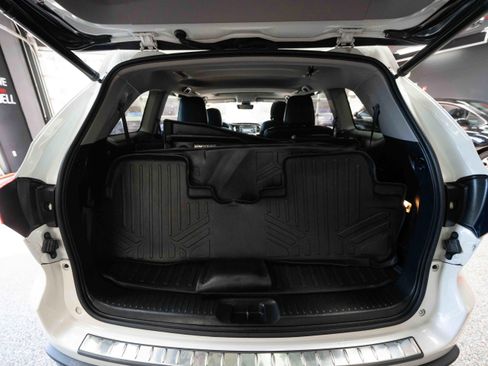 Used 2019 Toyota Highlander XLE image 26