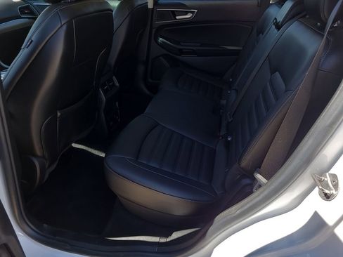 Used 2021 Ford Edge SEL w/ Convenience Package image 9