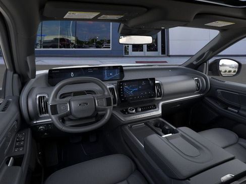 New 2026 Ford Expedition Platinum w/ Stealth Appearance Package AWD/4WD image 9