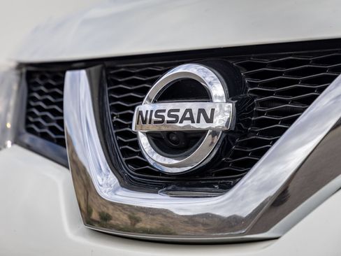 Used 2015 Nissan Rogue SL w/ SL Premium Package FWD image 4
