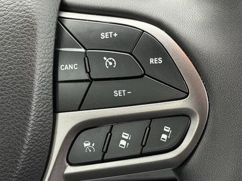 Used 2021 Jeep Cherokee Limited AWD/4WD image 24