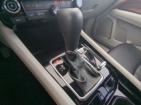 Used 2024 Jeep Compass Limited image 20