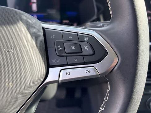 Used 2022 Volkswagen Taos SE image 13