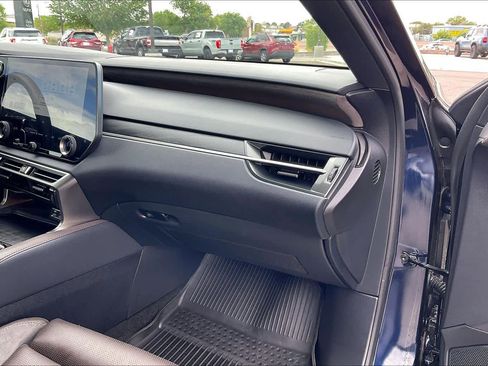 Used 2025 Lexus RX 450h AWD w/ Convenience Package image 17