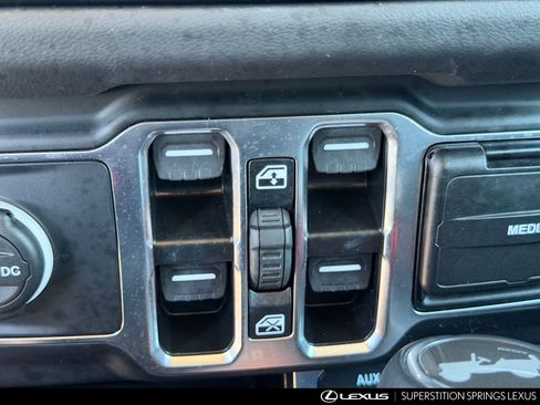 Used 2024 Jeep Wrangler Sahara w/ Technology Group image 27