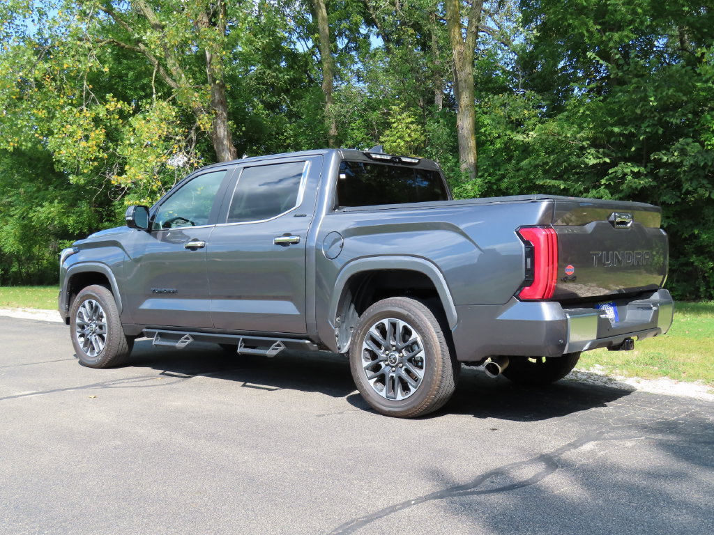 Used 2024 Toyota Tundra Limited AWD/4WD image 31
