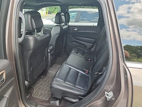 Used 2017 Jeep Grand Cherokee Limited AWD/4WD image 12